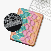 Tapis de souris pour clavier en silicone personnalisé en gros couleur ODM/OEM tapis de souris de jeu Anime repose-poignet dessin animé PU Stock