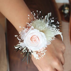 <span class=keywords><strong>Ramilletes</strong></span> de muñeca de <span class=keywords><strong>flores</strong></span> <span class=keywords><strong>preservadas</strong></span> más vendidos para novias y damas de honor para preparativos de bodas y viajes de fotografía de bodas - Product Image 6