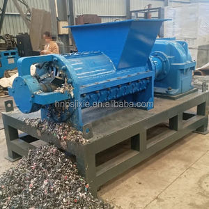 Machine de broyage, de lavage, de séchage et de granulation de matériaux souples en plastique, broyeur à vis pour ruban d'irrigation goutte à goutte pour sacs en tonneaux - Product Image 1