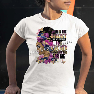 Trasferibile termoadesivo in vinile stampato con design Afro Girl nera, 'I Saw God Working IT Out for Me Now', per magliette da donna - Product Image 4