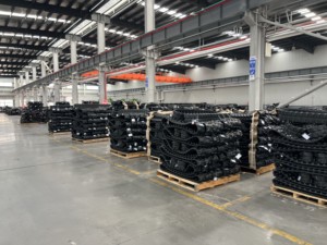 Chassis Spoortrekkers Rupsbanden Voor Landbouwsporen 280X72X54 300X52. 5bx88 350X52.5X94 Klein <span class=keywords><strong>Rubber</strong></span> - Product Image 6