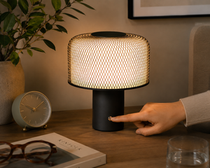 Lámpara LED Inalámbrica Recargable con Brillo Ajustable y Diseño Moderno y Elegante para Dormitorio y Patio - Product Image 1