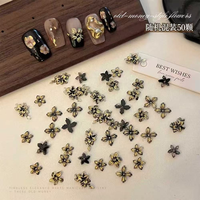 50 pièces de breloques pour ongles 3D souples sculptées en forme de fleur, 6-9 mm, style Old Money, décorations d'ongles rétro dorées mélangées, accessoires de manucure DIY avec diamants