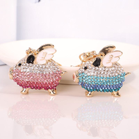 Gantungan Kunci Babi Terbang Warna Pink dengan Kristal Rhinestone untuk Kunci dan Dompet  Gantungan kunci berkilau dengan kristal rhinestone, desain lucu dan tahan lama
