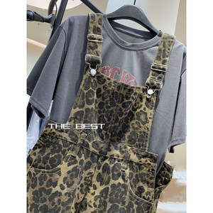 จั๊มสูทผ้าเดนิมแฟชั่นสตรีทเข้ากับทุกชุดสำหรับฤดูร้อนชุดเอี๊ยมยีนส์พิมพ์ลายเสือดาวแบบทางการมีขอบรุ่ยขายดี2025 - Product Image 5