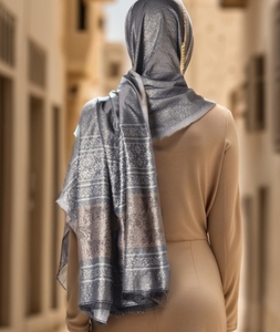 Sciarpa da donna con motivo Jacquard floreale etnico con motivo a forma di Jacquard Hijab - Product Image 4