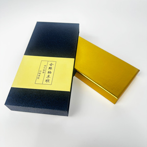 Boîte cadeau en carton à deux pièces avec tiroir coulissant, impression personnalisée en usine, insert en mousse EVA, pelliculage mat et languette de fermeture gaufrée - Product Image 2