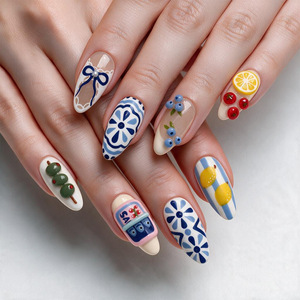 Faux ongles à presser bleus <span class=keywords><strong>et</strong></span> blancs à motif céramique 3D Baies Citron Cerise Tomate, finition douce, forme amande française, taille moyenne - Product Image 1