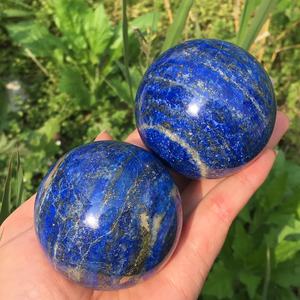 Vente en gros de sphères de lapis-lazuli naturelles, pierres de cristal de haute qualité, boules de pierre chatoyantes sous lumière UV pour la décoration - Product Image 4