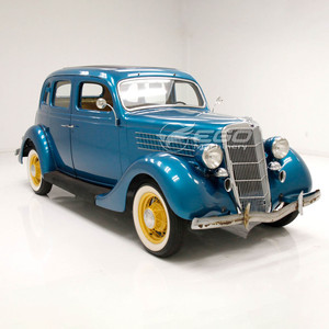 Voiture électrique vintage bleue tendance, style rétro classique, carrosserie fermée, véhicule d'exposition personnalisé pour spectacles théâtraux - Product Image 3