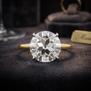 Bague de fiançailles élégante pour femme en or jaune 14K, sertie de diamants de laboratoire taille radiant, pavé à griffes, certifiée IGI, 4,07 carats - Product Image 6