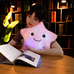 หมอนตุ๊กตาดาวห้าแฉกเรืองแสง ไฟกลางคืน LED ใช้แบตเตอรี่ AAA สำหรับเด็ก ใช้ในบ้าน - Product Image 6