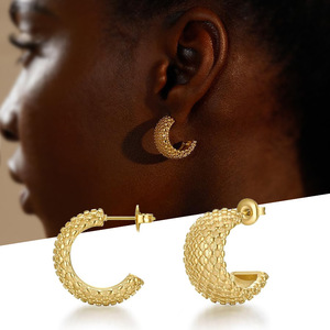 Orecchini a Perno con Texture Scolpita in Stile Francese per Donne, Accessori Vintage Chic per Orecchie, Regalo per Uso Quotidiano e Feste - Product Image 1