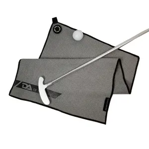 ゴルフタオルカスタムパーソナライズされたロゴカラビナとゴルフブラシセット付き速乾性磁気ゴルフタオル