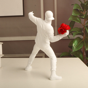 Scultura Astratta Still Life di Banksy, Ornamento Figurativo in Stile Europeo per Soggiorno, Studio, Decorazione Casa, Oggetto Artigianale - Product Image 4