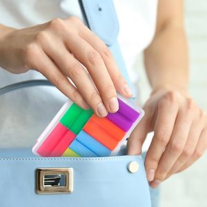 Estuche de Viaje para Retenedores <span class=keywords><strong>Dentales</strong></span>, <span class=keywords><strong>Alineadores</strong></span>, Chompers, <span class=keywords><strong>Invisalign</strong></span>, Ortodoncia, en Varios Colores - Product Image 6