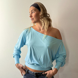 Camiseta de manga larga con hombros descubiertos para mujer, de punto de poliéster de color liso, ajustada - Product Image 3