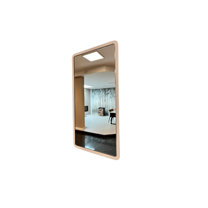 Miroir de salle de bain rectangulaire avec cadre blanc mat intégré et coins arrondis, design moderne et élégant pour la zone de la coiffeuse ou de l'évier - Product Image 1