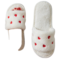 Chaussons d'intérieur pour femmes, mignons, en peluche, en forme de cœur, à bout ouvert, brodés, douillets, chauds et confortables