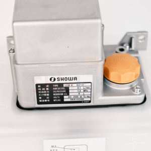 ปั๊มลูกสูบไฟฟ้าโชวะ รุ่นดั้งเดิม LCB 4 8210 200V 0.1ลิตร/นาที 1.2MPa ระบบหล่อลื่น 6 ลิตร - Product Image 4