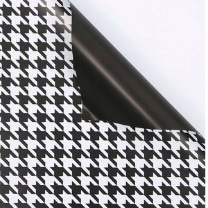 Papier d'emballage pour fleurs en plastique PP imperméable imprimé pied-de-poule de luxe 58*58cm, conçu pour les fleuristes - Product Image 5