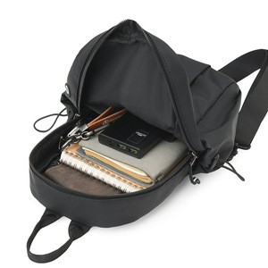 Bolso de Pecho Casual Urbano para Hombre, Bolso Cruzado de Cuero Estilo Hong Kong, Bolso de Viaje Moderno Negro - Product Image 6