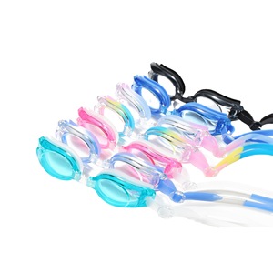 Gafas de natación para adultos, antivaho, lentes de policarbonato, marco de silicona, para uso en piscina y playa - Product Image 5