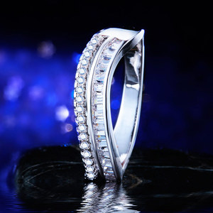 Anello scintillante a doppia fila per donna, gioiello da dito minimalista e alla moda - Product Image 5