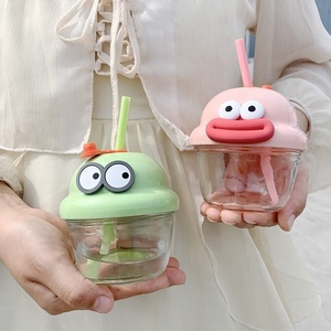 2025 nouveauté Mini mignon dessin animé bouteille d'eau en verre pour enfants été lait café tasse à boire directe avec paille de haute qualité - Product Image 4