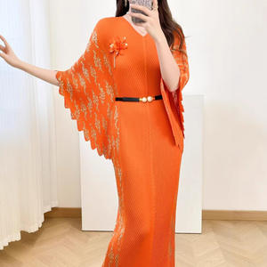 <span class=keywords><strong>Robe</strong></span> midi plissée dorée élégante de qualité avec ceinture, style musulman turc islamique, col en V, manches courtes - Product Image 1