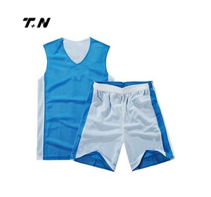 Wholesale design your own logo on the custom team basketball suit - Product Image 3