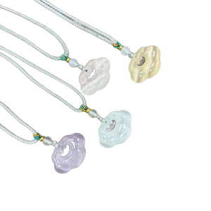 Collar con colgante de piedra ojo de gato y amuleto Ruyi de nube auspiciosa para mujer, con cadena de estilo antiguo de imitación y diseño de candado de seguridad de alta calidad. - Product Image 5