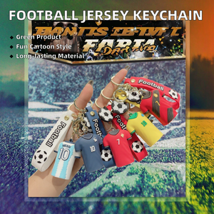 Bán Buôn Thể Thao Ngoài Trời Loạt Bóng Đá Thế Giới Jersey Thân Thiện Với Môi Phim Hoạt Hình Carabiner <span class=keywords><strong>Keychain</strong></span> Bóng Đá PVC Mặt Dây Chuyền Túi Món Quà Nhỏ - Product Image 2