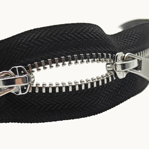 Vente en gros personnalisée 5 #   <span class=keywords><strong>Fermeture</strong></span> éclair bidirectionnelle en métal, dents en laiton, noire, écologique, durable, à verrouillage automatique, <span class=keywords><strong>double</strong></span> ouverture - Product Image 1