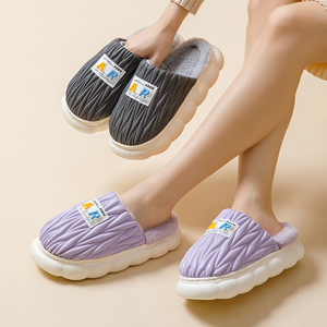 Nouvelles Chaussures Décontractées Haut de Gamme Plissées en Peluche pour Hommes et Femmes, Chaudes et Douces, Idéales pour l'Automne et l'<span class=keywords><strong>Hiver</strong></span>, en Fourrure, pour la Vente en Gros - Product Image 3