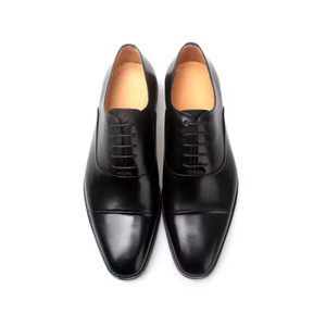 Zapatos de cuero para hombre, estilo nuevo, transpirables, con punta cuadrada tridimensional, formales de negocios, de cuero brillante, a la moda. - Product Image 1