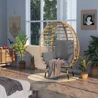 Échantillon gratuit Chaise balançoire en osier suspendue en forme d'oeuf pour l'intérieur moderne Meubles de jardin en rotin en métal Balançoire extérieure pour le patio