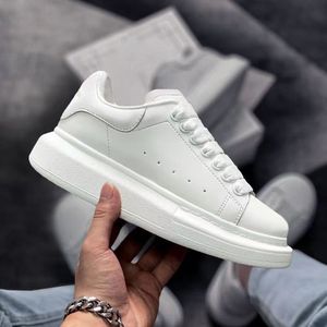 Nuevos Zapatos de Diseñador para Hombre, Tenis Negros de Moda, Zapatos Casuales para Caminar, Estilo Clásico, Zapatos Blancos - Product Image 4