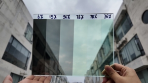 Película para Ventanas de Automóviles Qihang Serie Q de Alta Calidad, 2 Mil, Nano Cerámica HD, Protección UV400, Aislamiento Térmico, para Cuidado de la Piel - Product Image 5