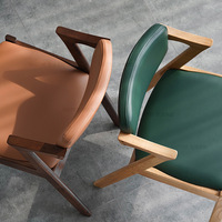 Chaises de salle à manger classiques modernes d'intérieur et d'extérieur en bois et en fer avec du cuir pour restaurant, café, bar, hôtel, salon