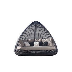 Lettino personalizzato giorno rattan mobili <span class=keywords><strong>da</strong></span> giardino all'aperto chaise longue in vimini comodo lettino <span class=keywords><strong>da</strong></span> <span class=keywords><strong>spiaggia</strong></span> rotondo con lettino a baldacchino - Product Image 1