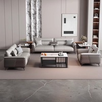 Ensemble de canapés trois places en cuir, style moderne et luxueux, avec structure en bois ; canapés commerciaux pour bureaux, hôtels et salons