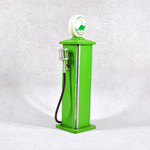 Pompa di Benzina in Ferro Battuto Stile Antico, Modello Classico Vintage in Scala 1:12, Decorazione in Metallo per Casa, Pub, Caffè, Regalo di Compleanno - Product Image 4