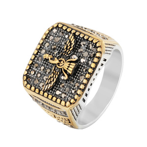 Anillo de acero inoxidable para hombre, sortija de acero inoxidable con diseño de diamante Vintage personalizado, con diseño de los pedidos Hermanos de las águilas - Product Image 1