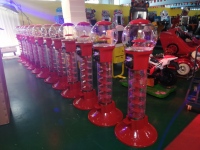 Machine à pièces Bonbons pour enfants Gacha Vendant Gumball & Griffe Twisted Egg Machine Amusement Boxe Jouets