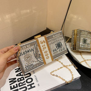 Sac à main élégant pour femme en PU. Avec décoration en chaîne. Sac à main de luxe de créateur. - Product Image 3