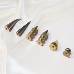 Remaches de cobre Jin Ming con punta puntiaguda de una sola capa, accesorios para prendas de vestir estilo punk. - Product Image 2