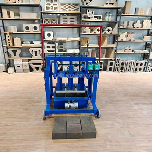 Piccolo sistema Mobile ecologico per la fabbricazione di mattoni progettato per l'uso a lungo termine in ambienti di lavoro difficili - Product Image 1