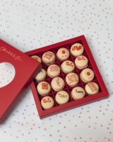 Boîtes de chocolat à la fraise en papier rigide haut de gamme conçues sur mesure emballage personnalisé Simple exquis stratification mate à mâcher