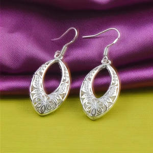 E3140 Orecchini pendenti in oro bianco con fiore, gioielli vintage da donna alla moda - Product Image 3